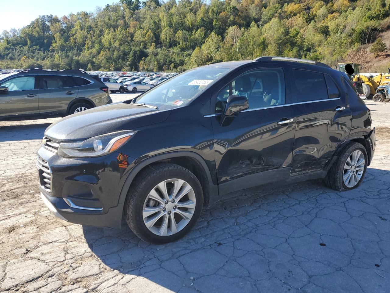 2018 Chevrolet Trax VIN 3GNCJRSB4JL311178 photo 1