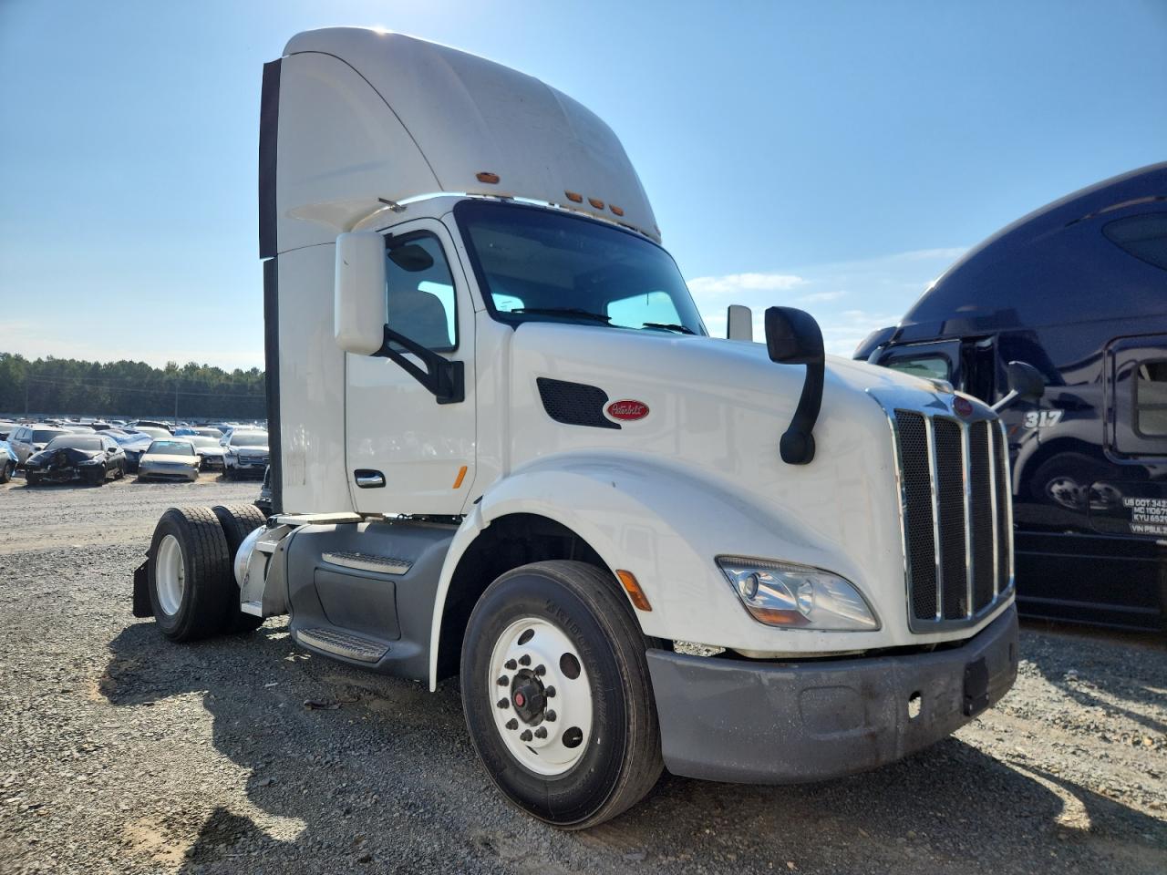 2017 PETERBILT All models VIN 1XPBA48X2HD428511 photo 1