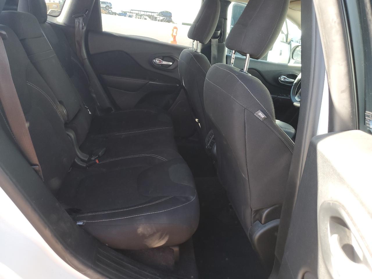 2016 Jeep Grand cher VIN 1C4PJLCB8GW356133 photo 11