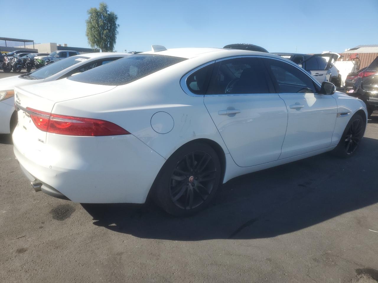 2016 Jaguar Xf VIN SAJBE4BV8GCY13557 photo 3