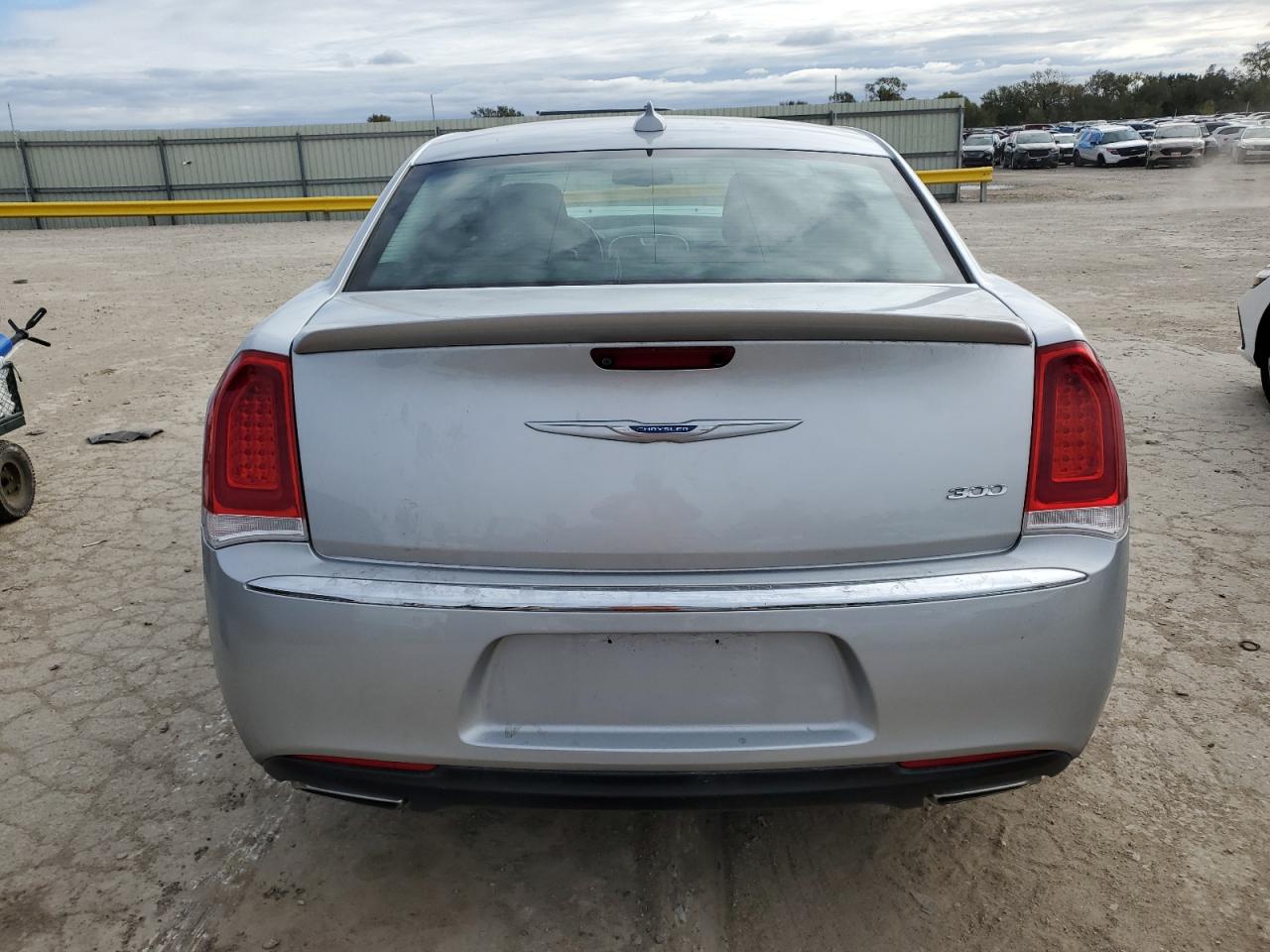 2021 Chrysler 300 VIN 2C3CCAAG8MH516232 photo 6