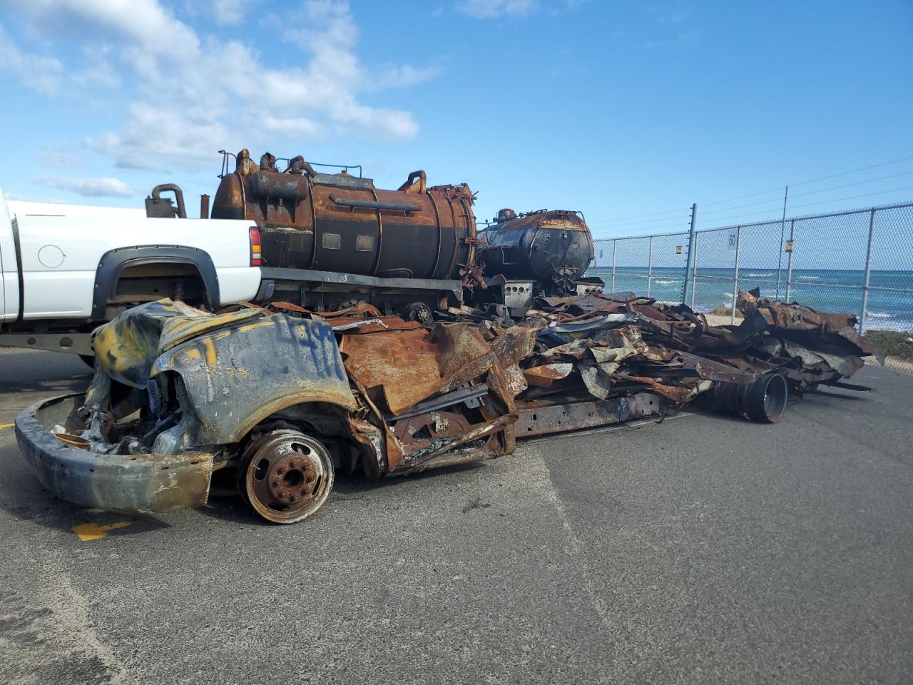 2022 GMC Savana VIN 7GZ37TC76NN005607 photo 2