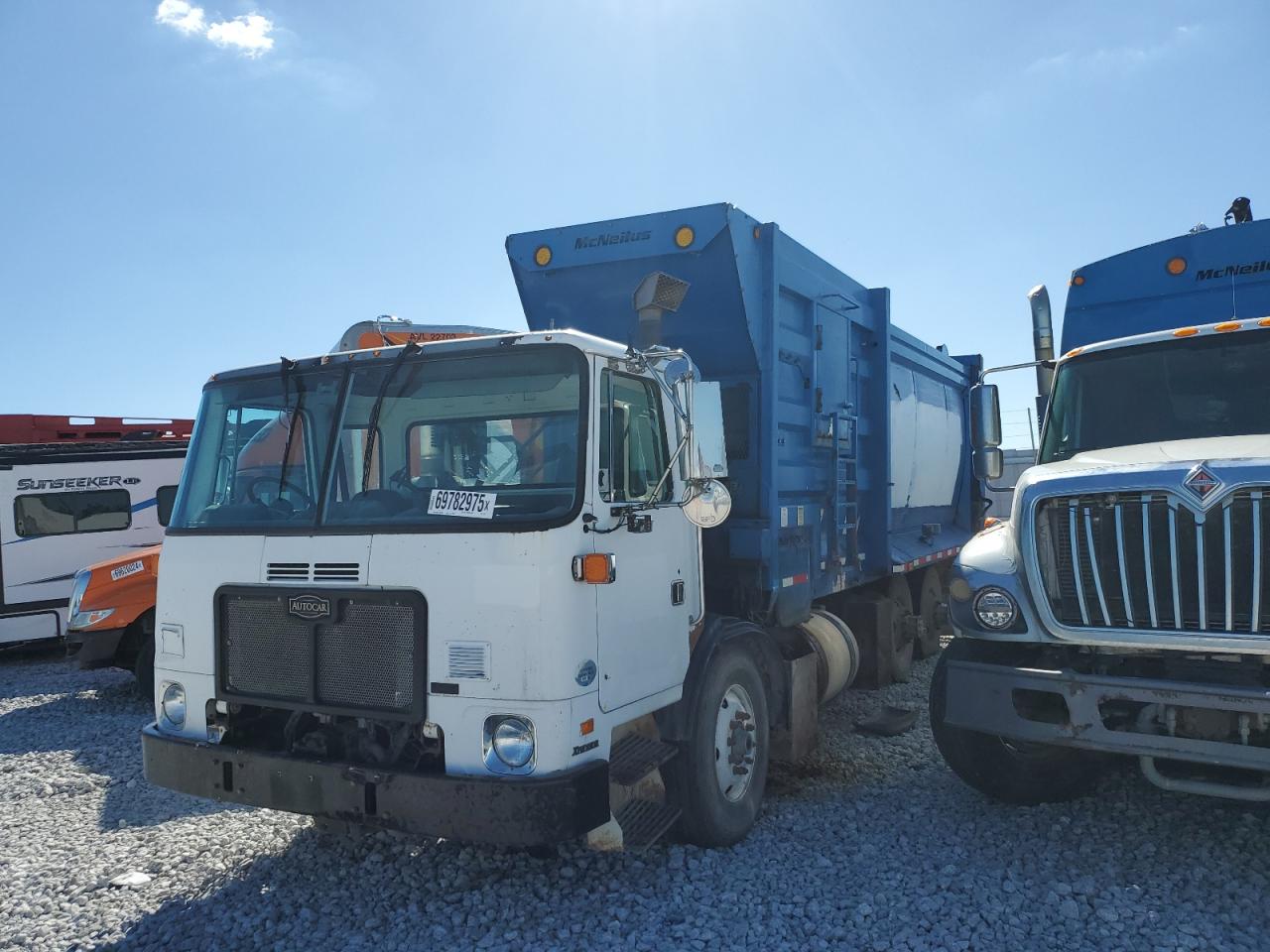2011 AUTOCAR All models VIN 5VCACRKF9BH211741 photo 2
