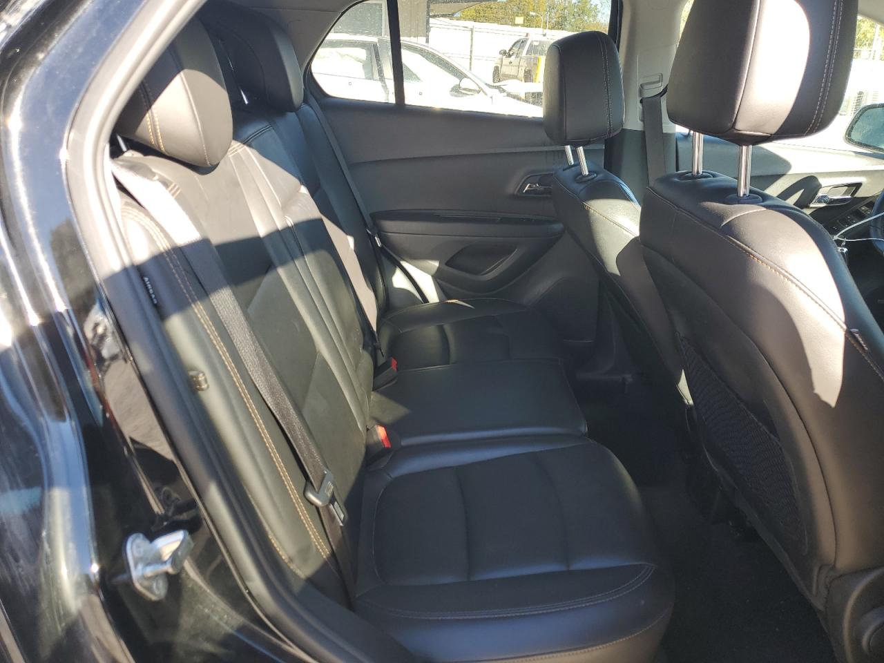 2018 Chevrolet Trax VIN 3GNCJRSB4JL311178 photo 11