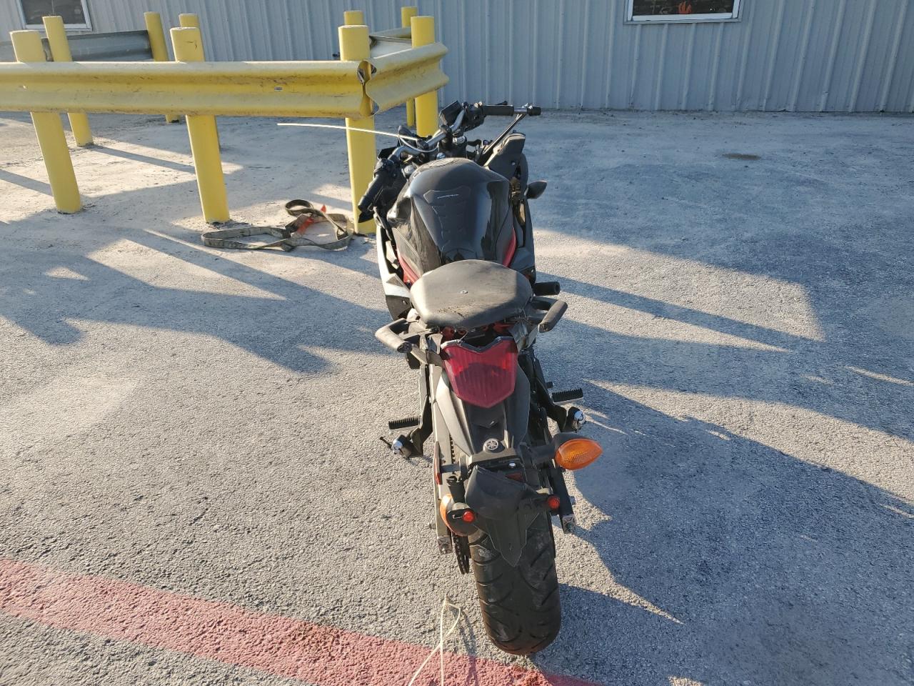 2016 Yama Fz600-800 VIN JYARJ18E8GA014450 photo 4