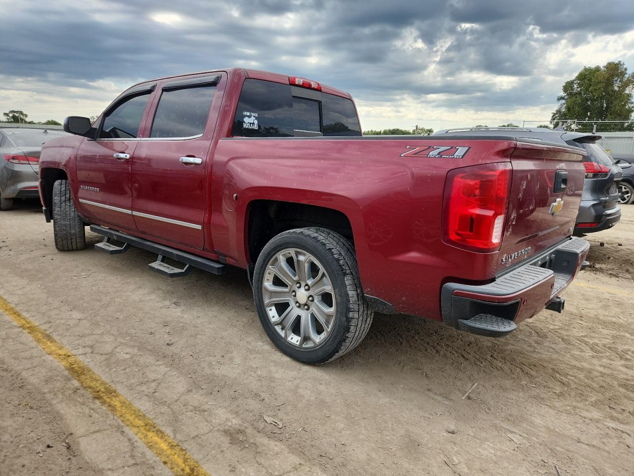2018 Chevrolet All models VIN 3GCUKSEC9JG487304 photo 2