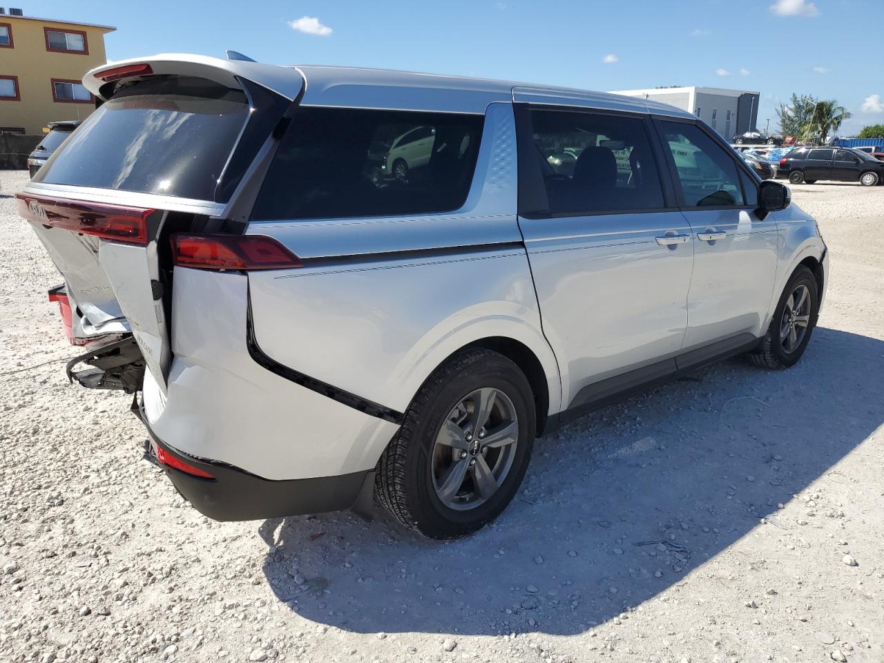 2023 Kia Carnival l VIN KNDNB4H31P6272134 photo 3