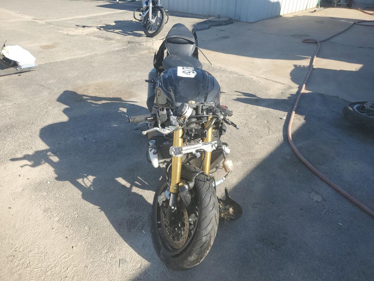 2016 Suzuki Gsxr750 VIN JS1GR7MA3G2100635 photo 2