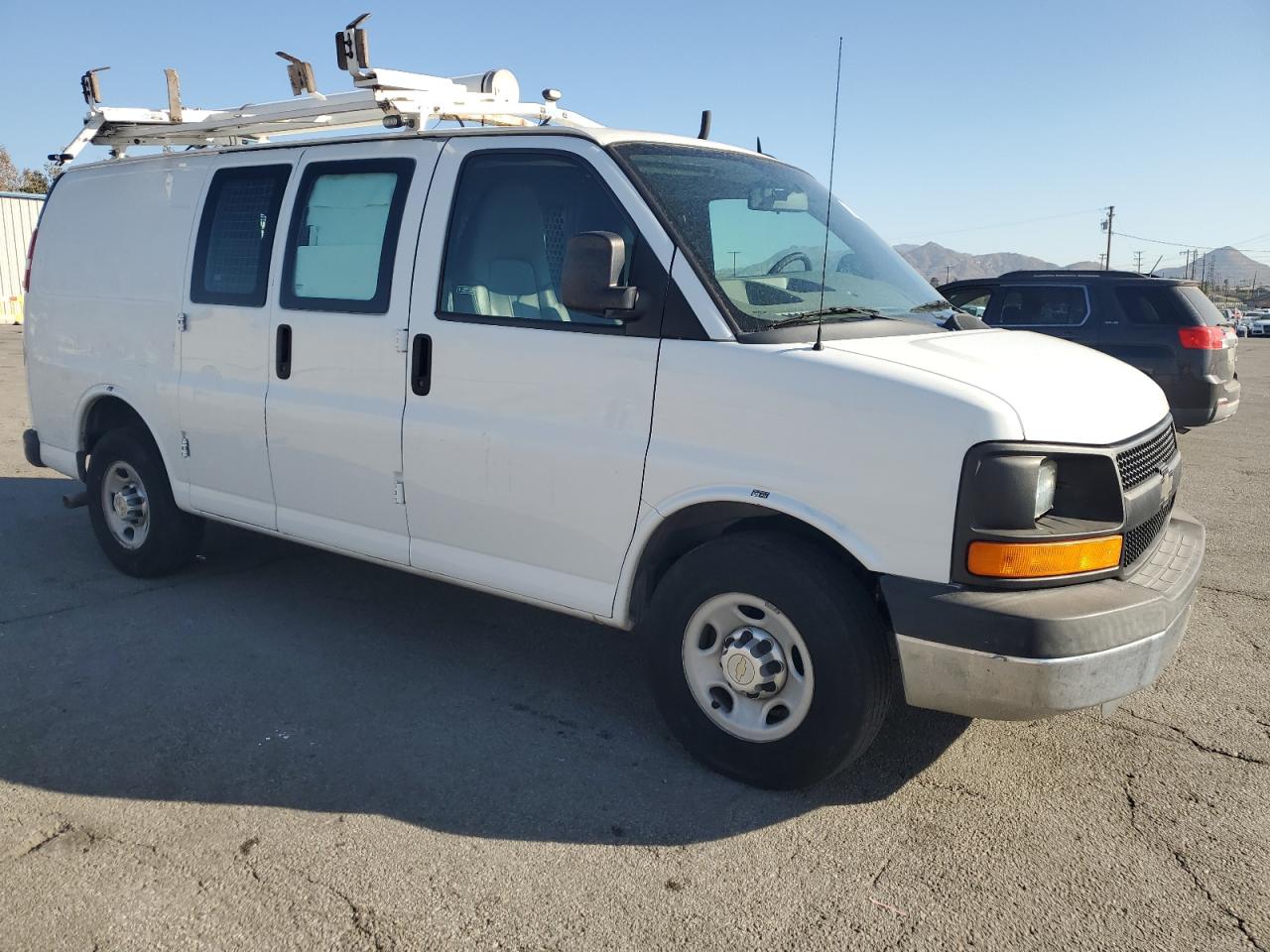 2014 Chevy Express VIN 1GCWGFCBXE1136000 photo 4