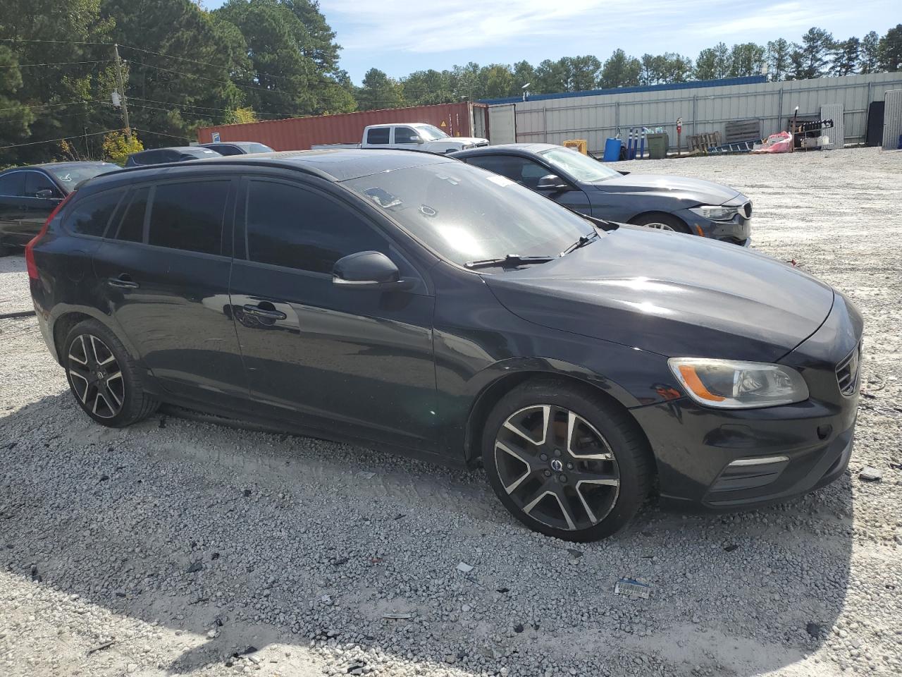 2018 Volvo V60 VIN YV140MELXJ2389290 photo 4