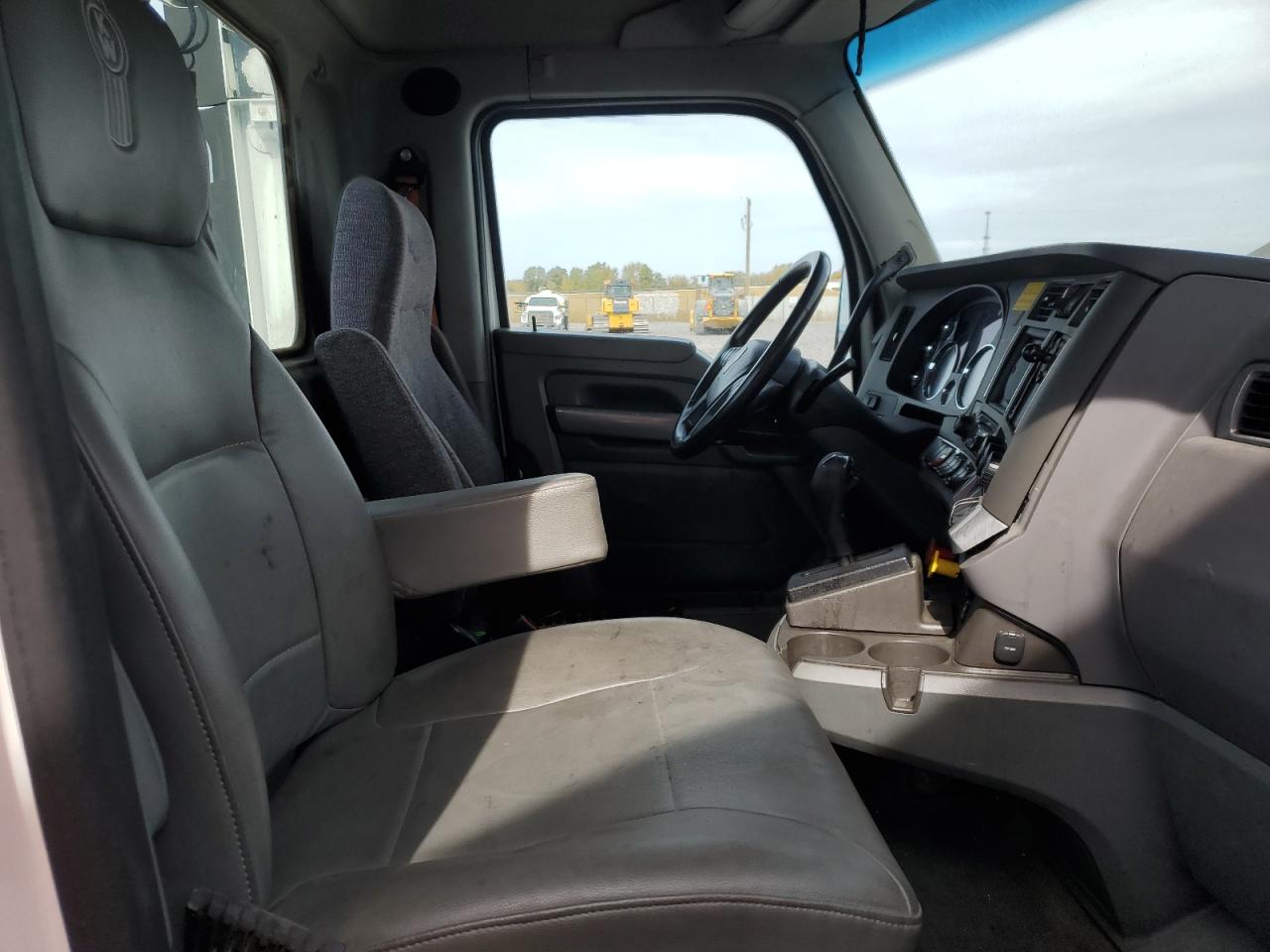 2016 KENWORTH All other VIN 1XKYA48X2GJ496713 photo 10