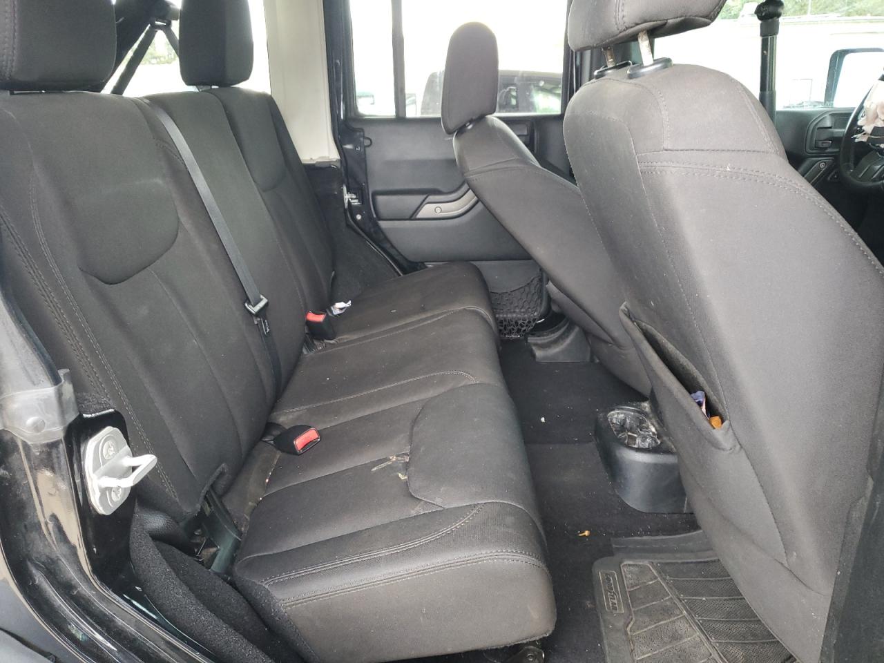 2014 Jeep Wrangler / VIN 1C4BJWDG1EL268822 photo 10