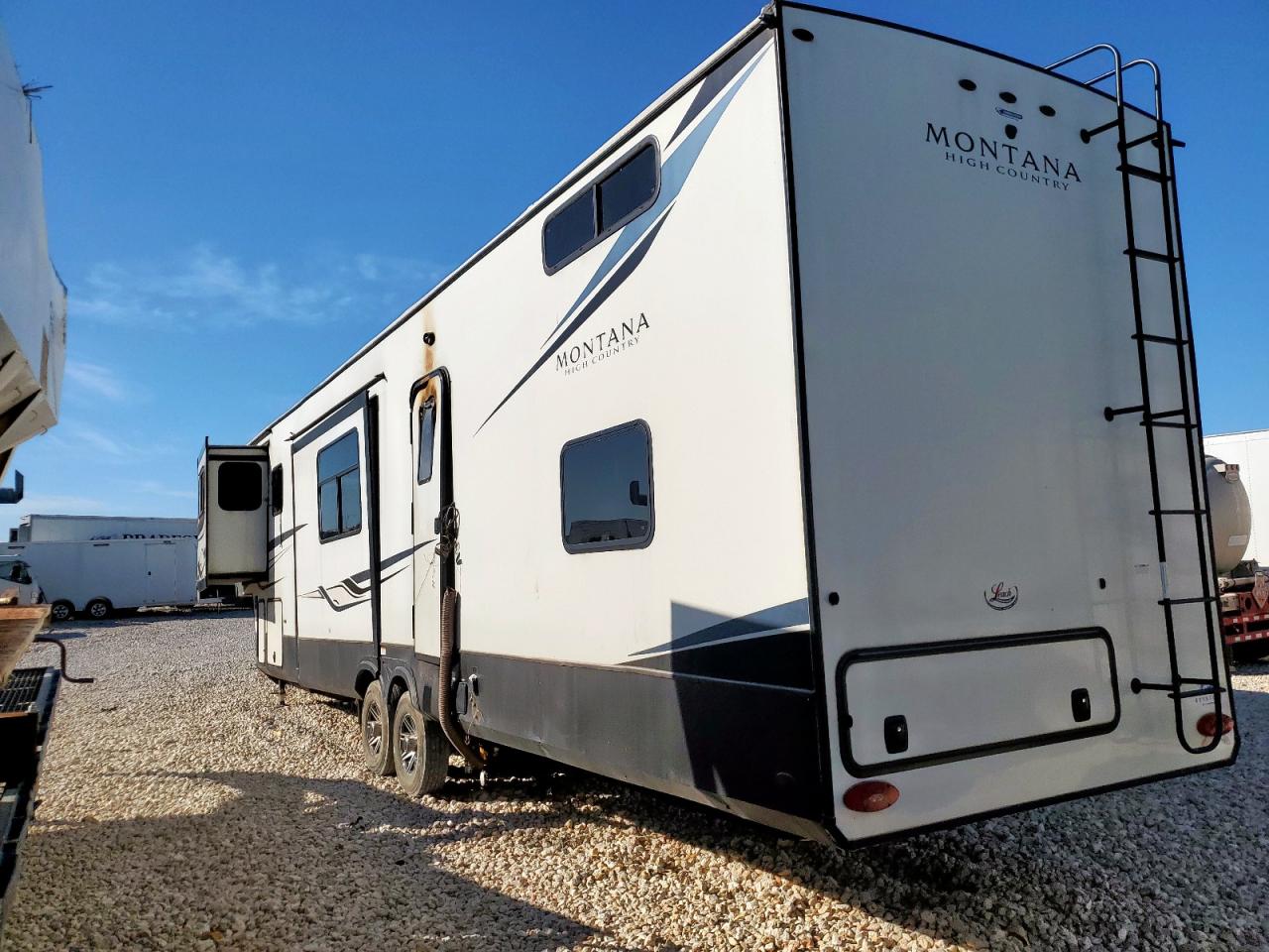 2023 KEYSTONE Montana hi VIN 4YDFHMU27PA740264 photo 3