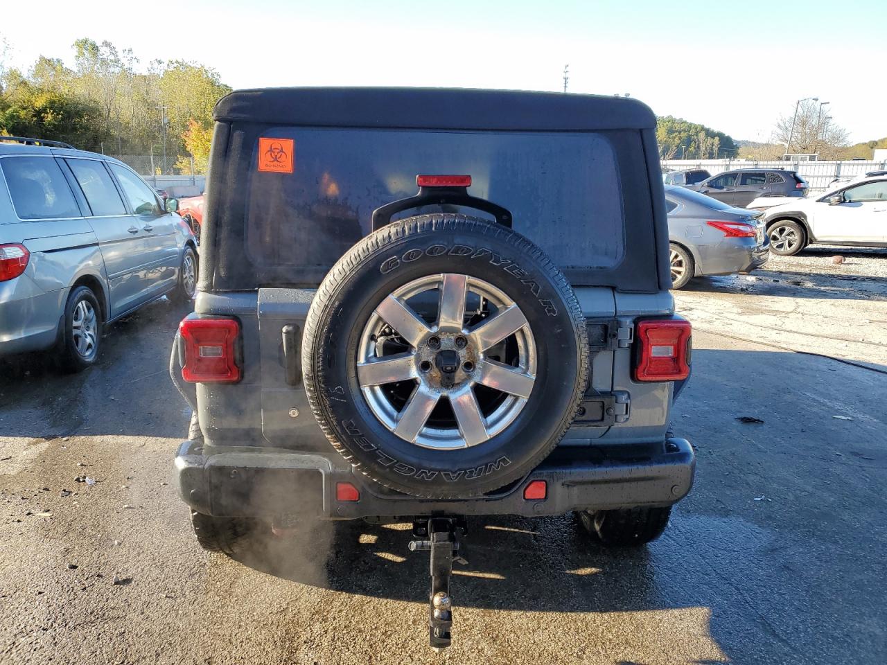 2018 Jeep Wrangler / VIN 1C4HJXFG3JW251817 photo 6