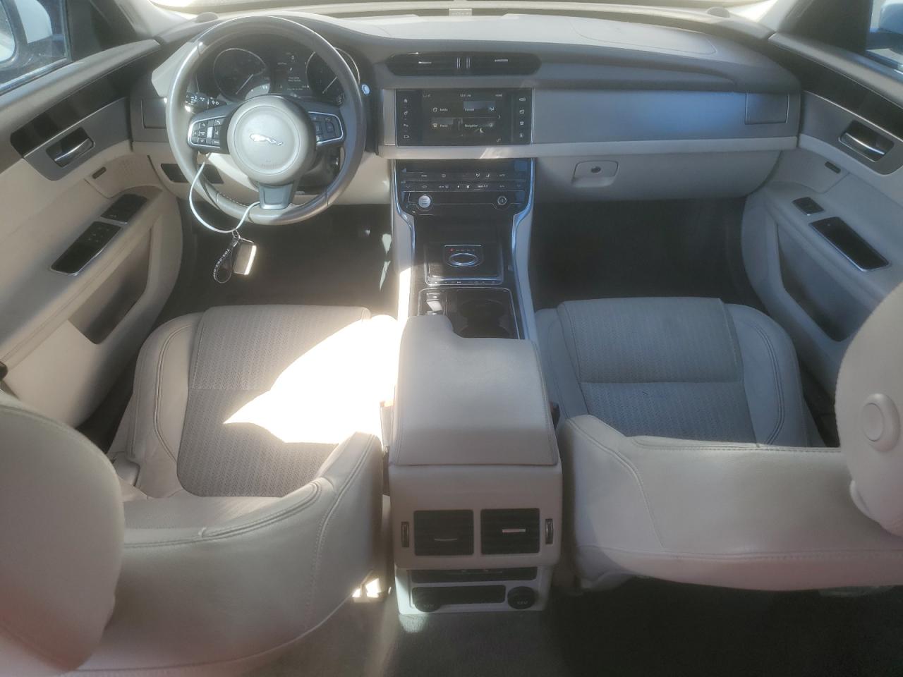2016 Jaguar Xf VIN SAJBE4BV8GCY13557 photo 8