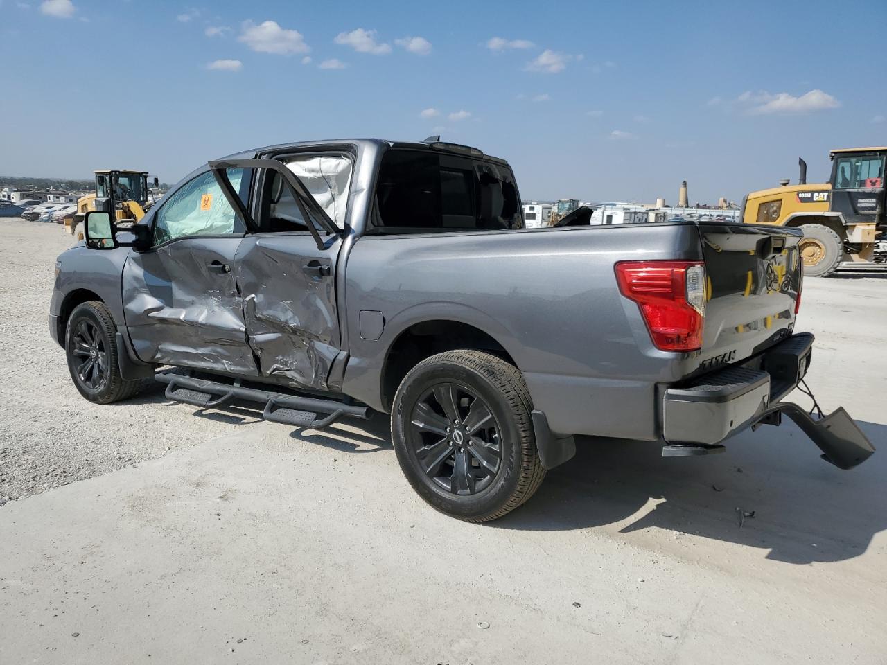 2023 Nissan TITAN VIN 1N6AA1ED3PN105970 photo 2