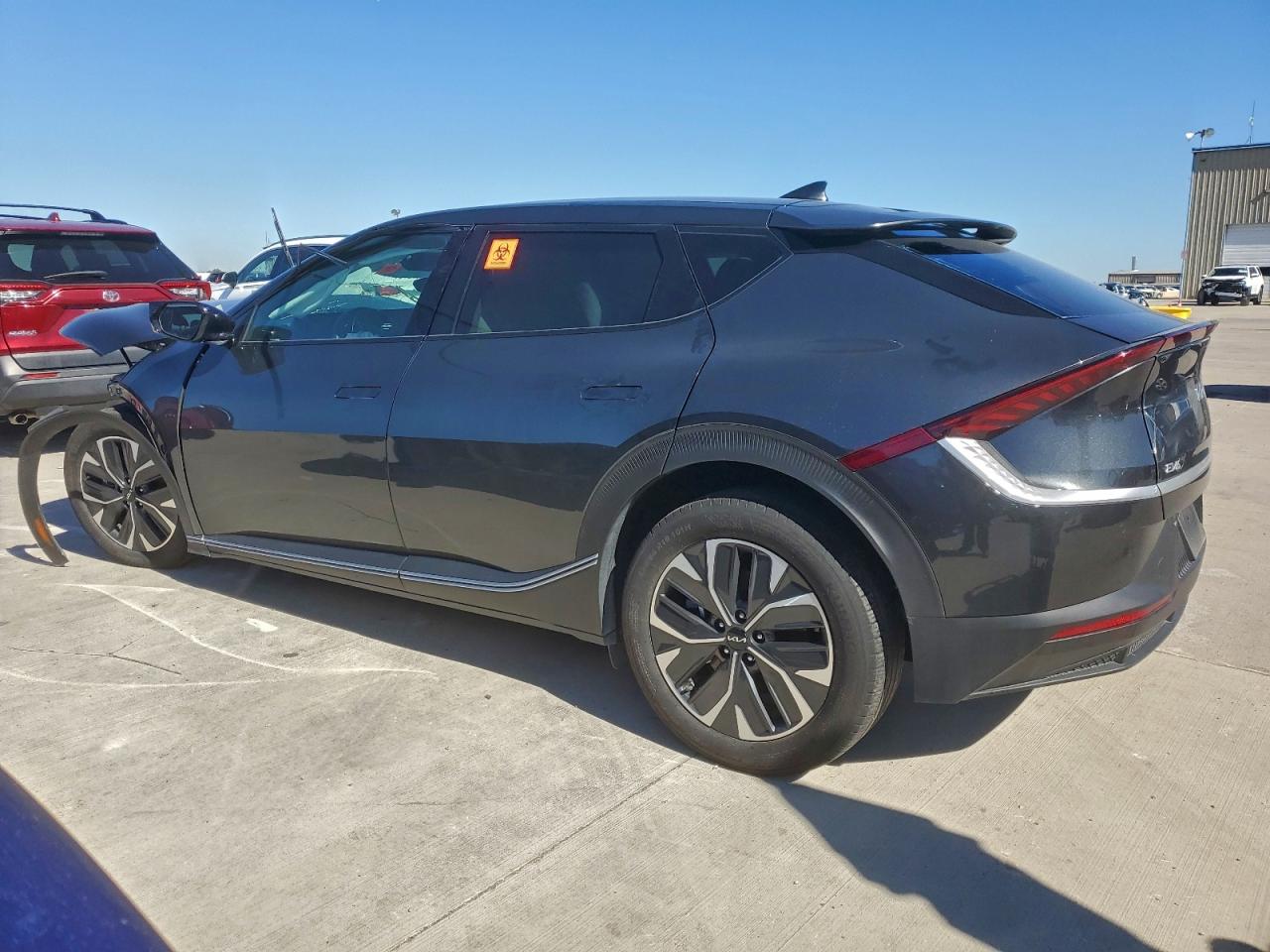 2024 Ev6 light VIN KNDC3DLC7R5196519 photo 2