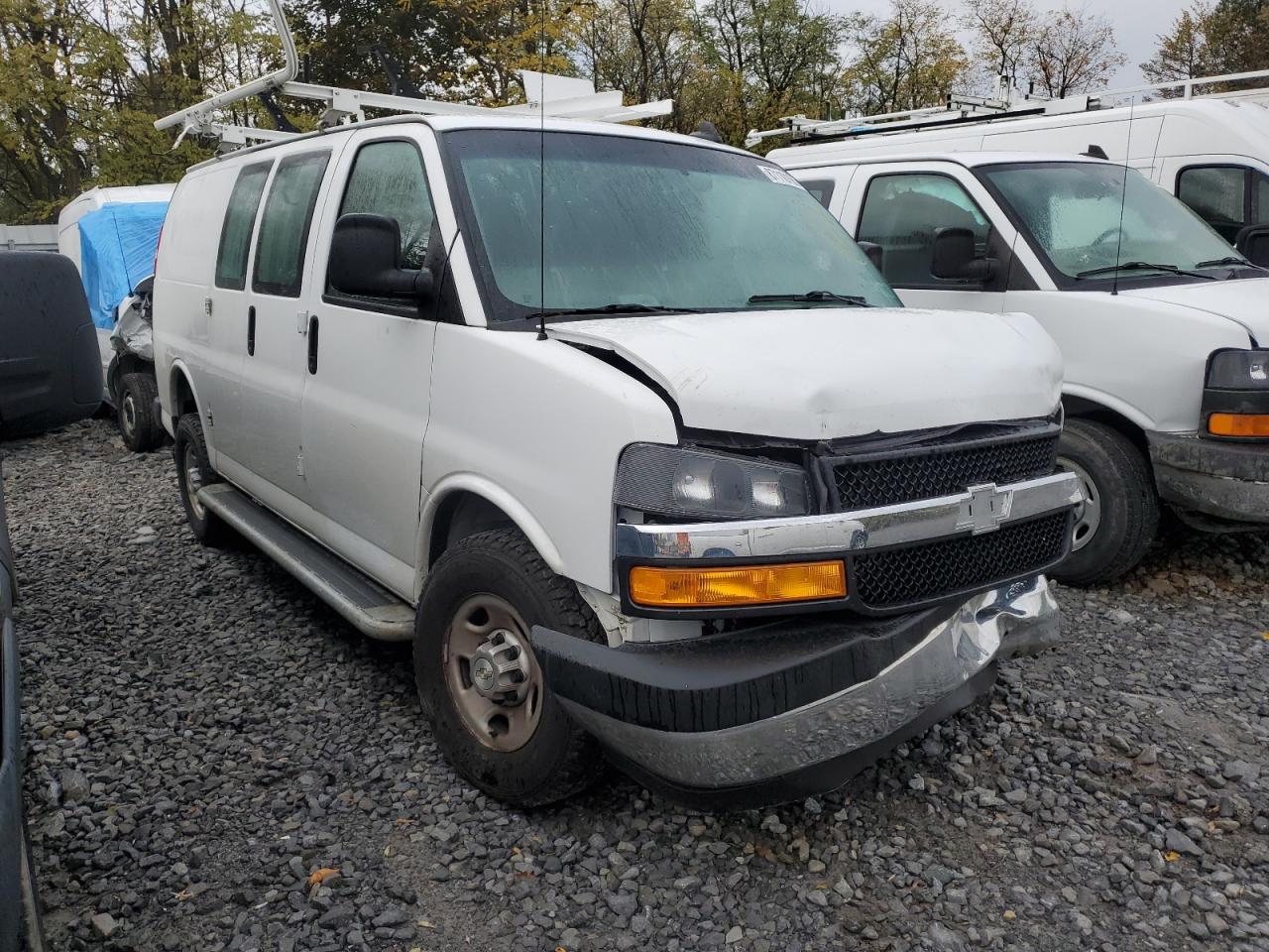 2021 Chevrolet Express VIN 1GCWGAF77M1309822 photo 4