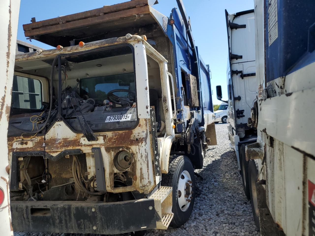 2008 MACK All models VIN 1M2AV02C98M002262 photo 2