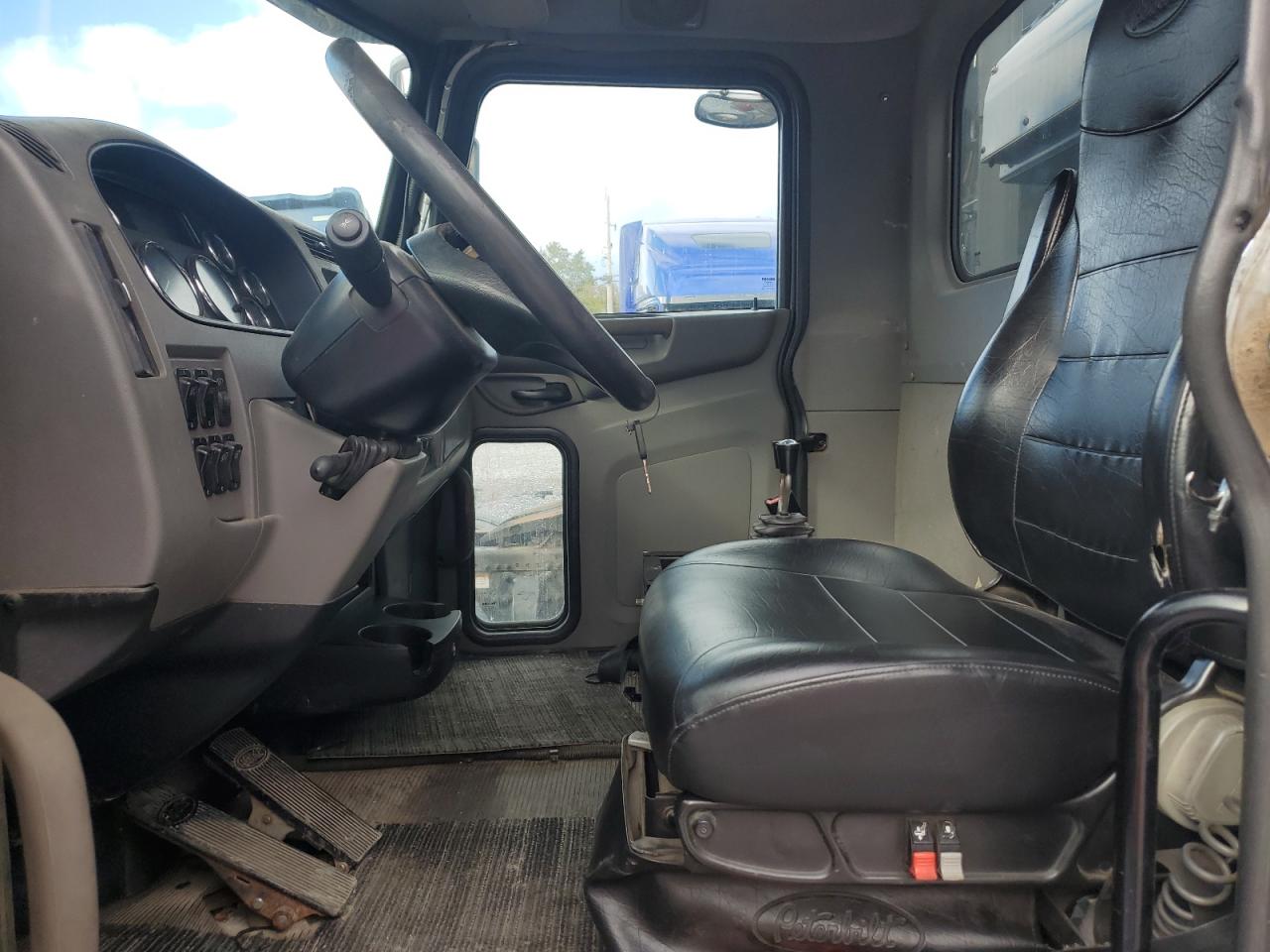 2017 PETERBILT All models VIN 2NP2HJ7X8HM409350 photo 7