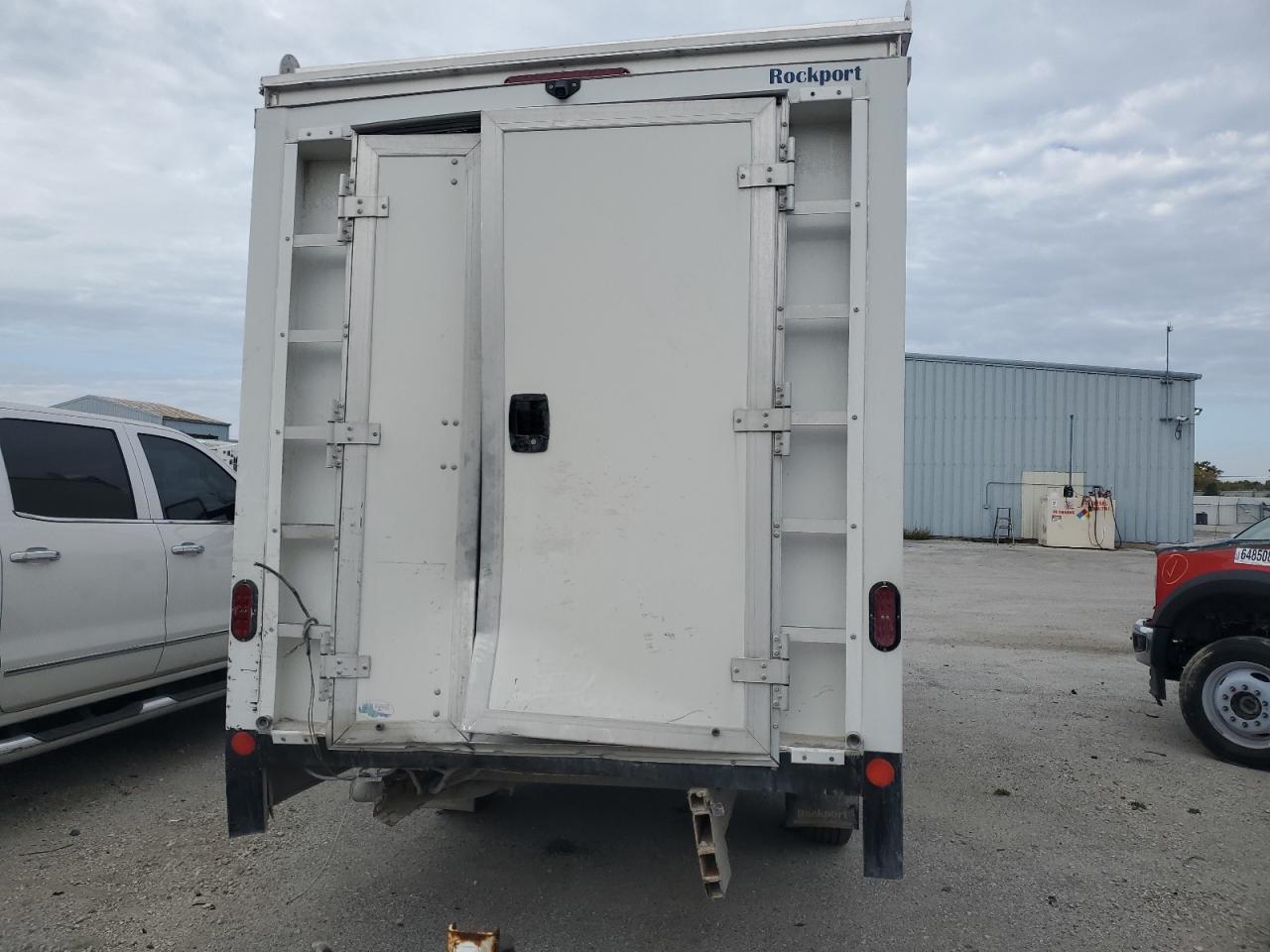 2023 GMC Savana VIN 1GD07RFP5P1122034 photo 6