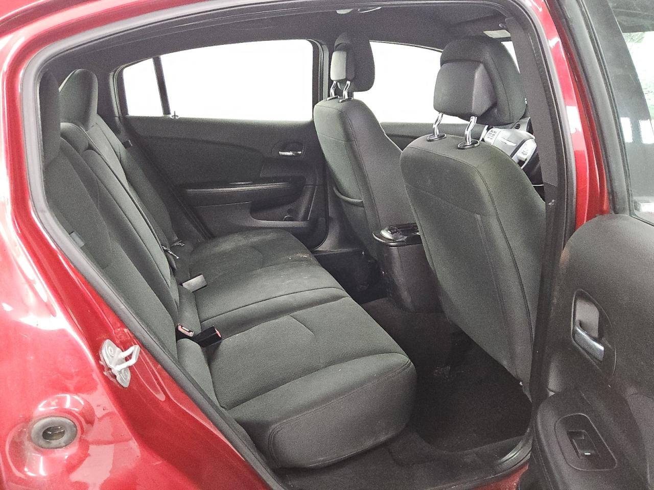 2012 Chrysler 200 VIN 1C3CCBBB2CN107111 photo 10