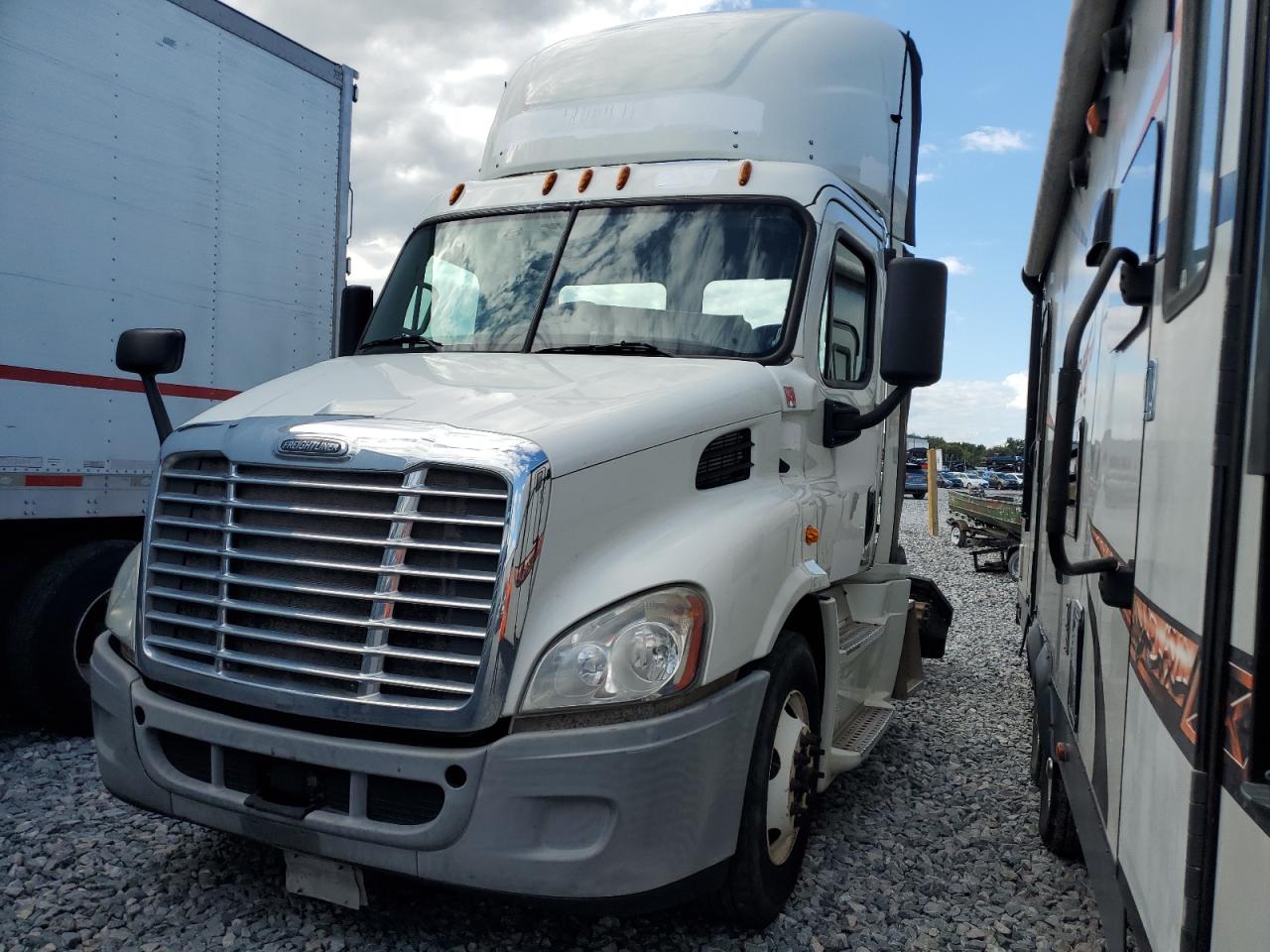 2016 FREIGHTLINER All other VIN 3AKBGADV2GSHB2532 photo 2