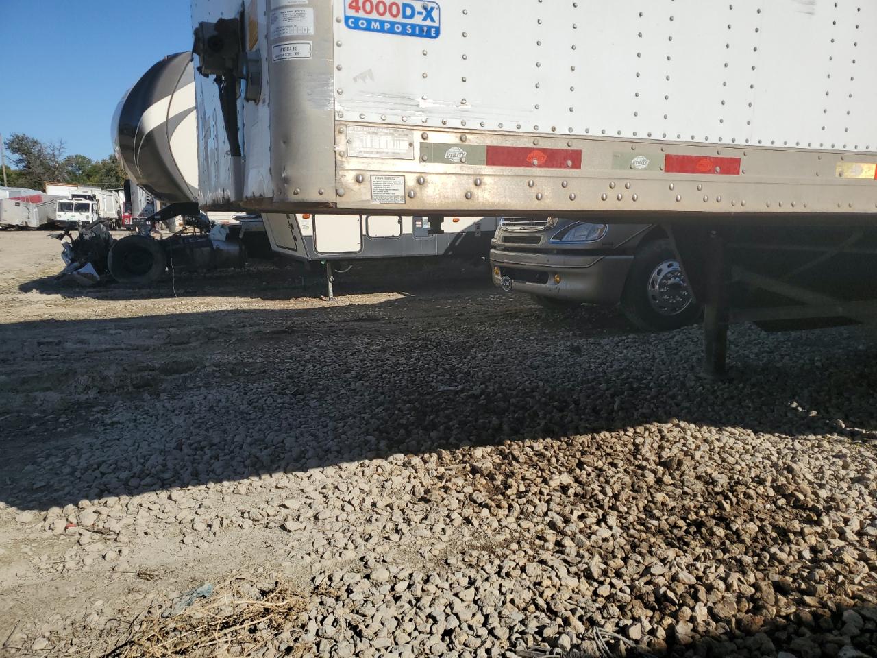 2013 UTILITY All models VIN 1UYVS2537DP652501 photo 8