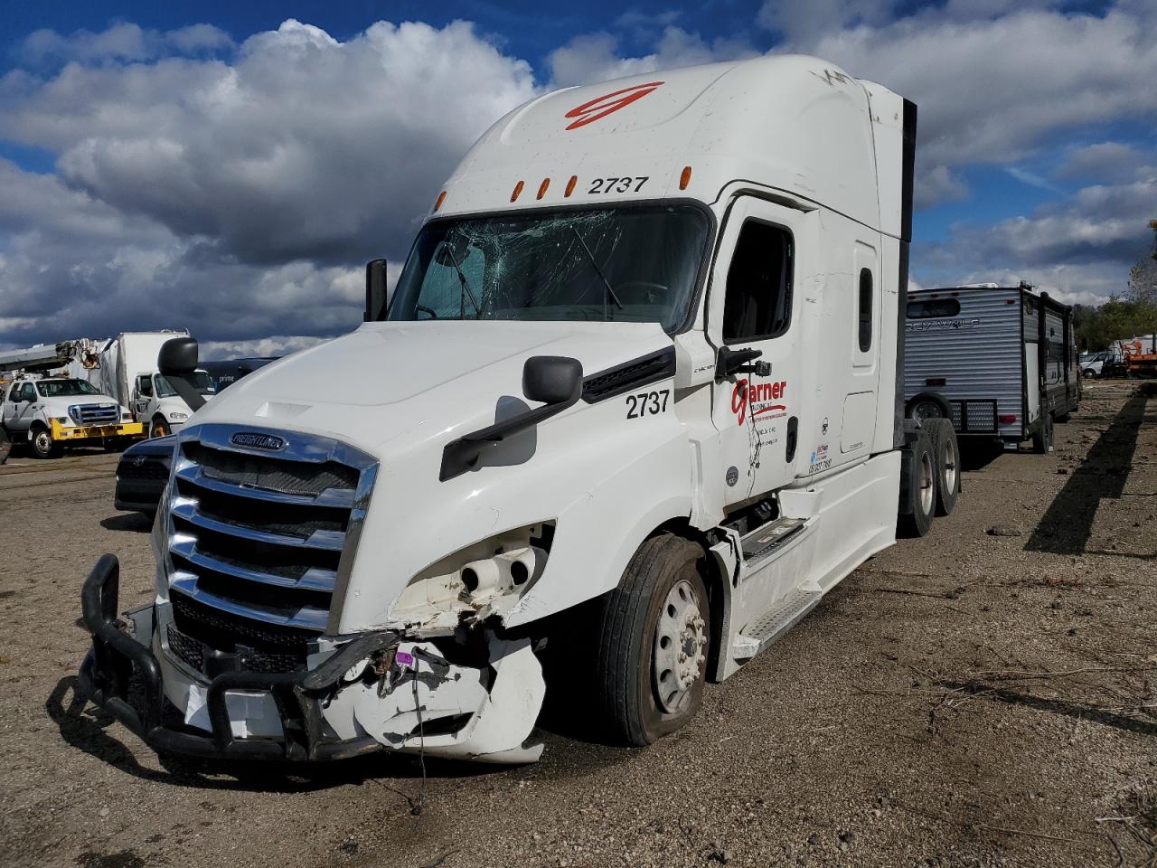 2019 FREIGHTLINER All other VIN 1FUJHHDR3KLKM7141 photo 2