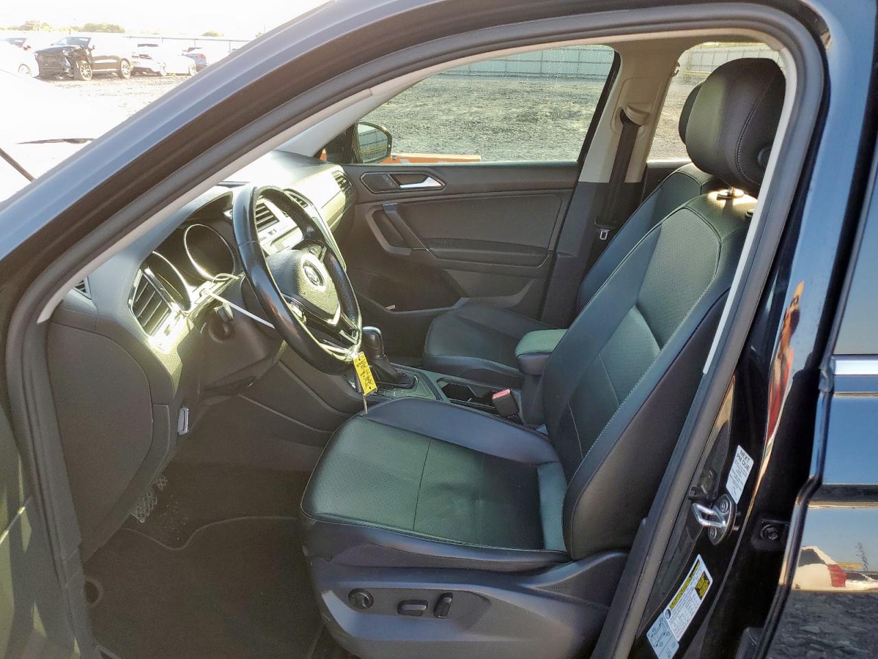 2018 Volkswagen Tiguan VIN 3VV3B7AX4JM106589 photo 7