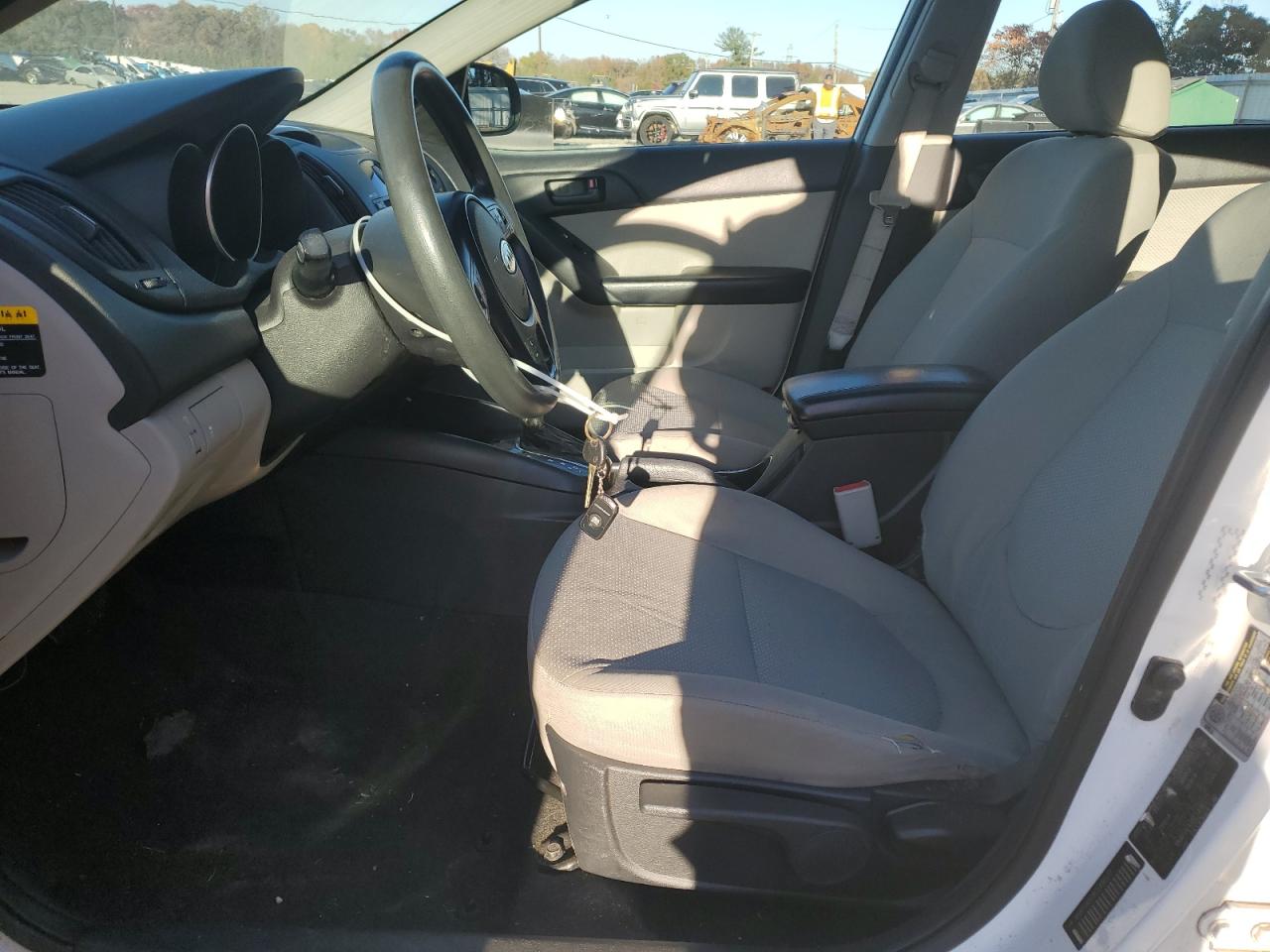 2012 Kia Forte VIN KNAFU4A28C5496577 photo 7