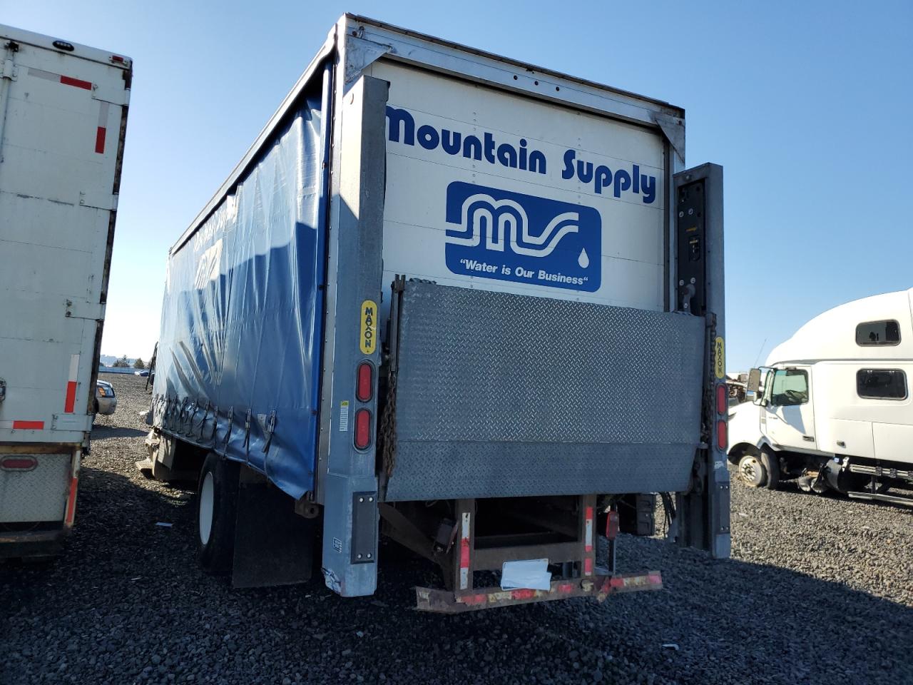 2022 FREIGHTLINER All other VIN 1FVACWFD2NHNT5840 photo 2