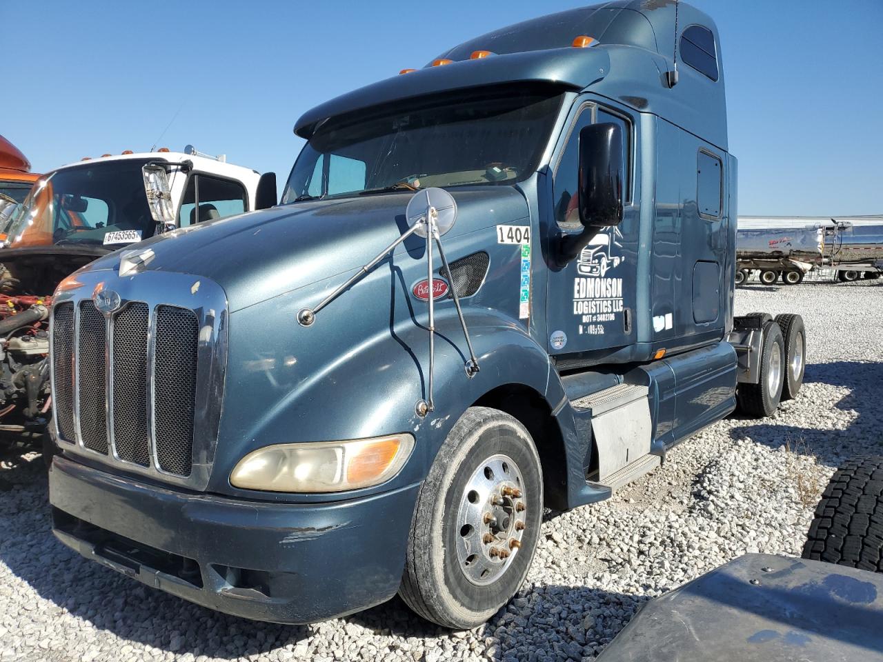 2010 PETERBILT All models VIN 1XP7D49X8AD101595 photo 2