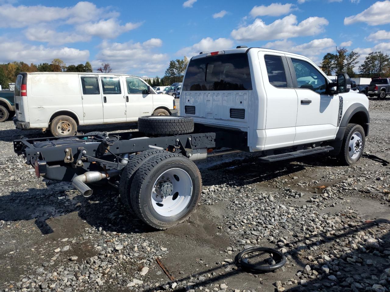 2024 Ford F450 VIN 1FD0X4HN4REE02196 photo 3
