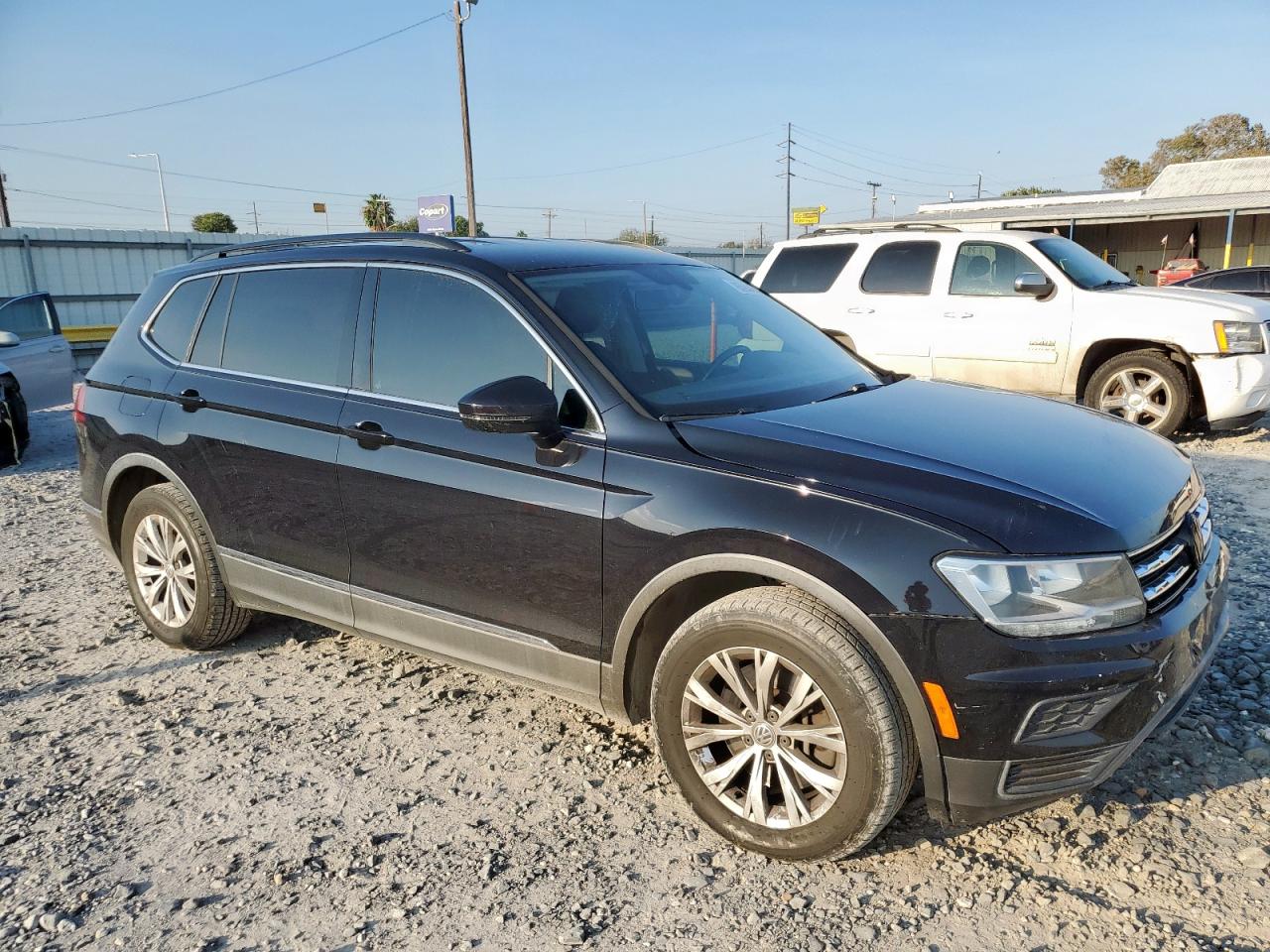 2018 Volkswagen Tiguan VIN 3VV3B7AX4JM106589 photo 4