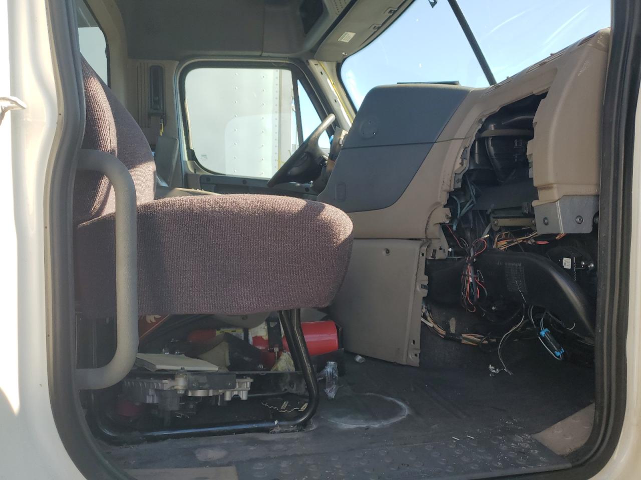 2018 FREIGHTLINER All other VIN 3AKBGADV7JSJN2869 photo 5