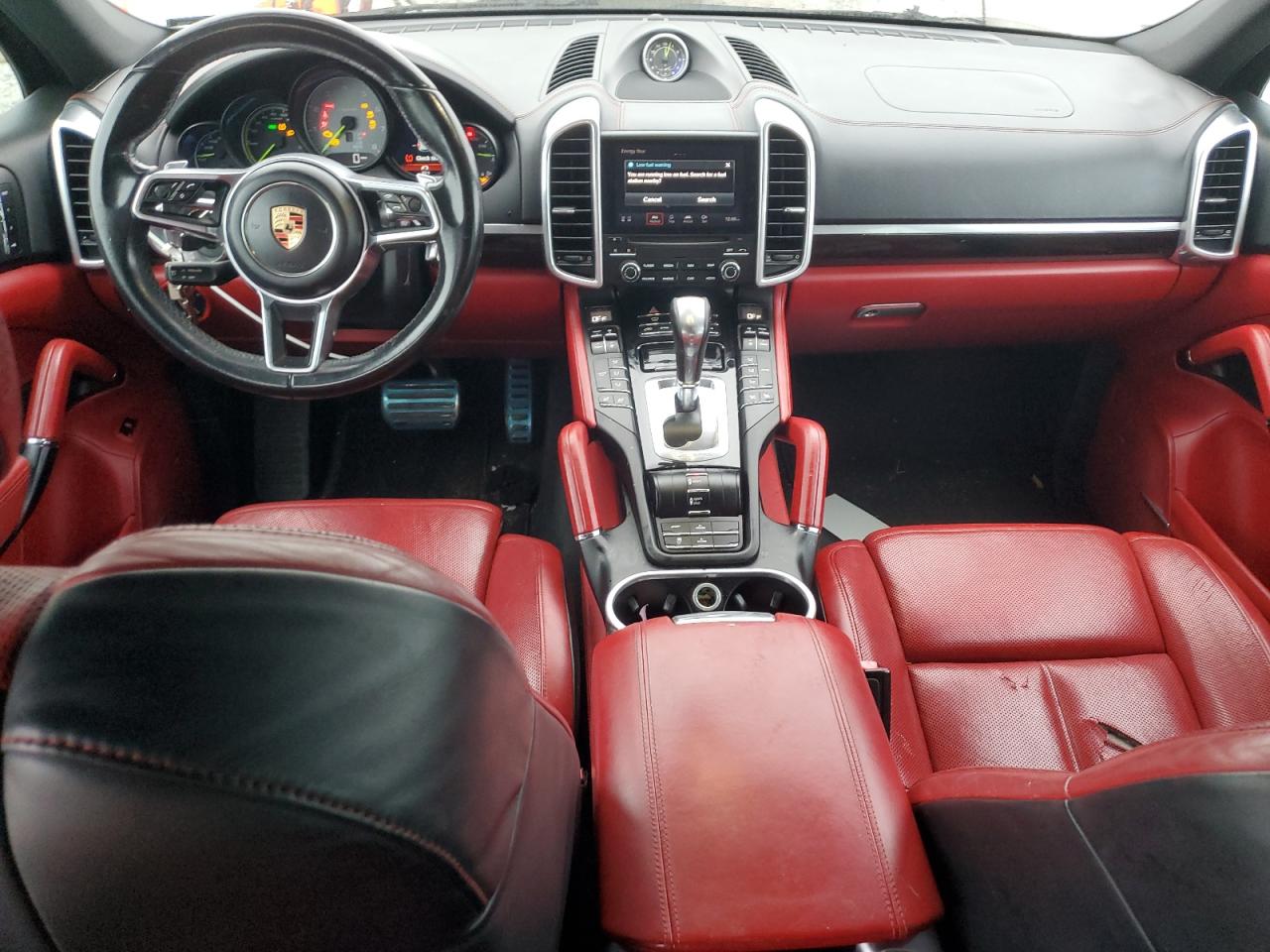 2017 Porsche Cayenne VIN WP1AE2A27HLA70329 photo 8