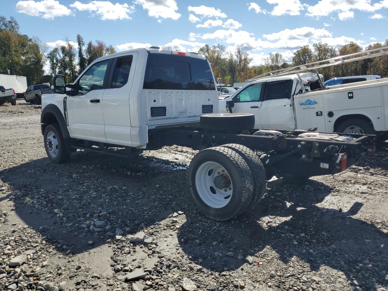 2024 Ford F450 VIN 1FD0X4HN4REE02196 photo 2