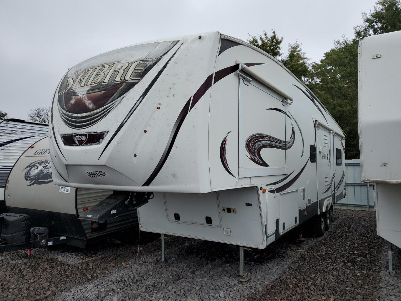 2013 Frrv 5th wheel VIN 4X4FSRK20D3007424 photo 2