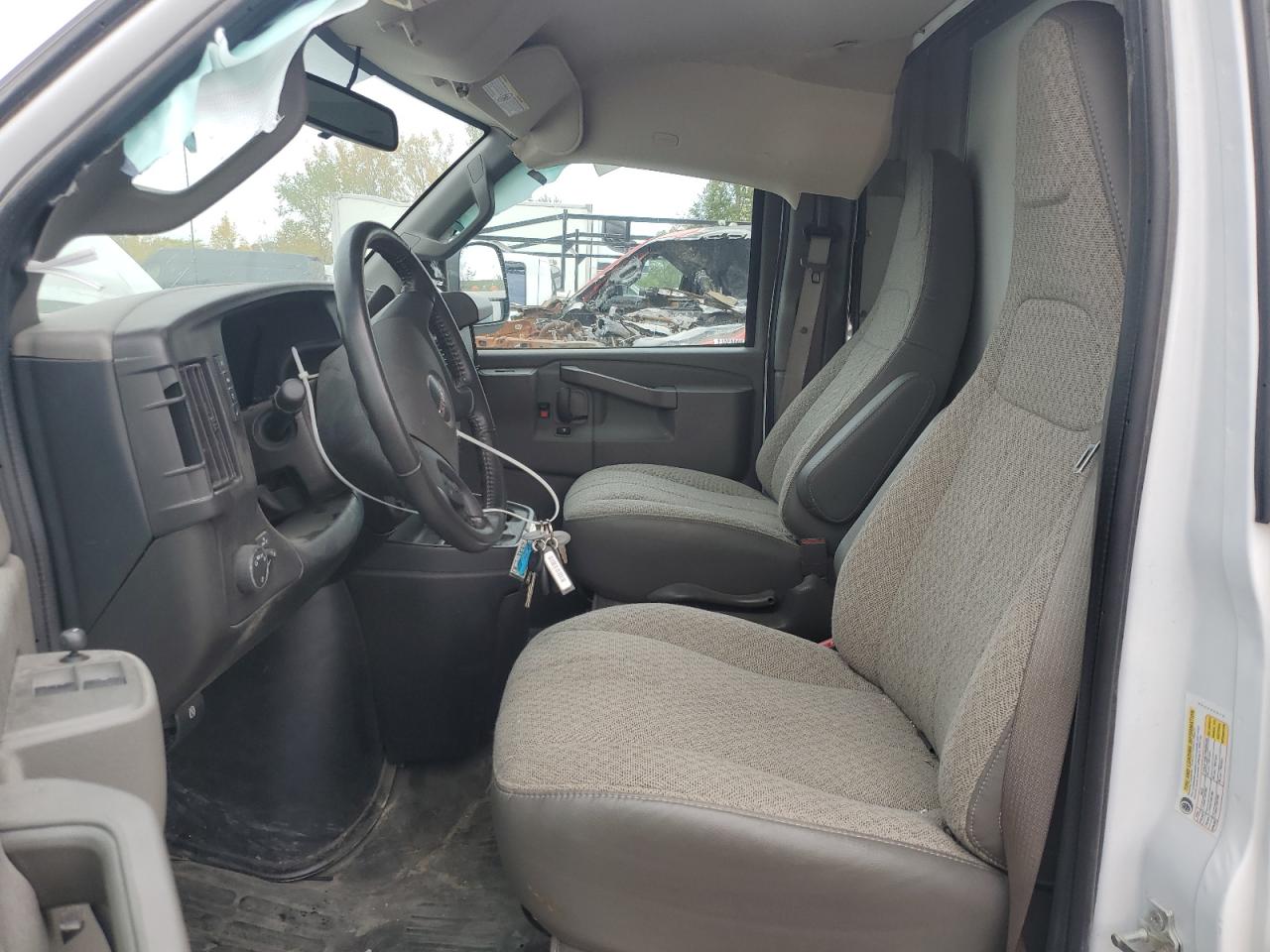 2023 GMC Savana VIN 1GD07RFP5P1122034 photo 7