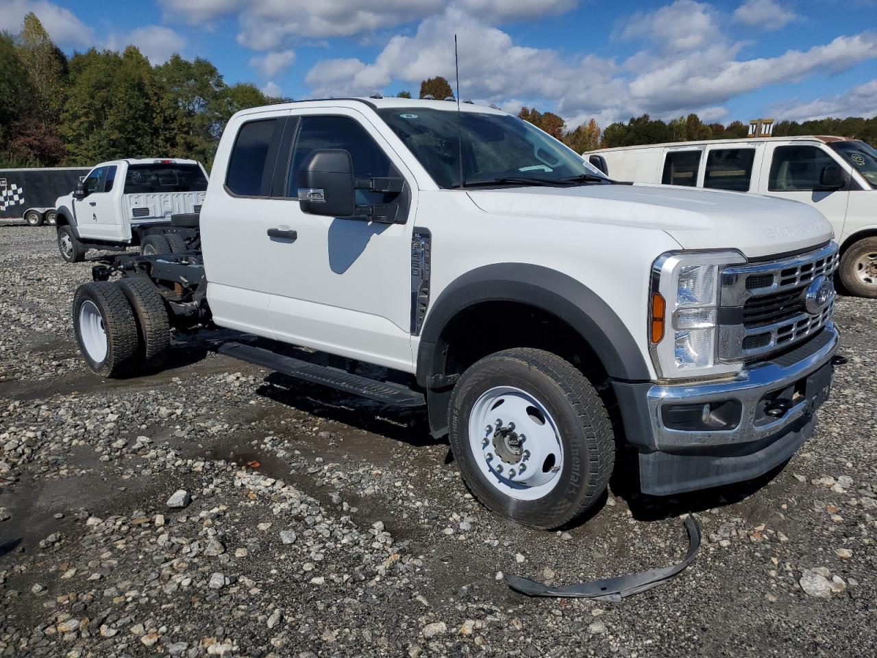 2024 Ford F450 VIN 1FD0X4HN4REE02196 photo 4