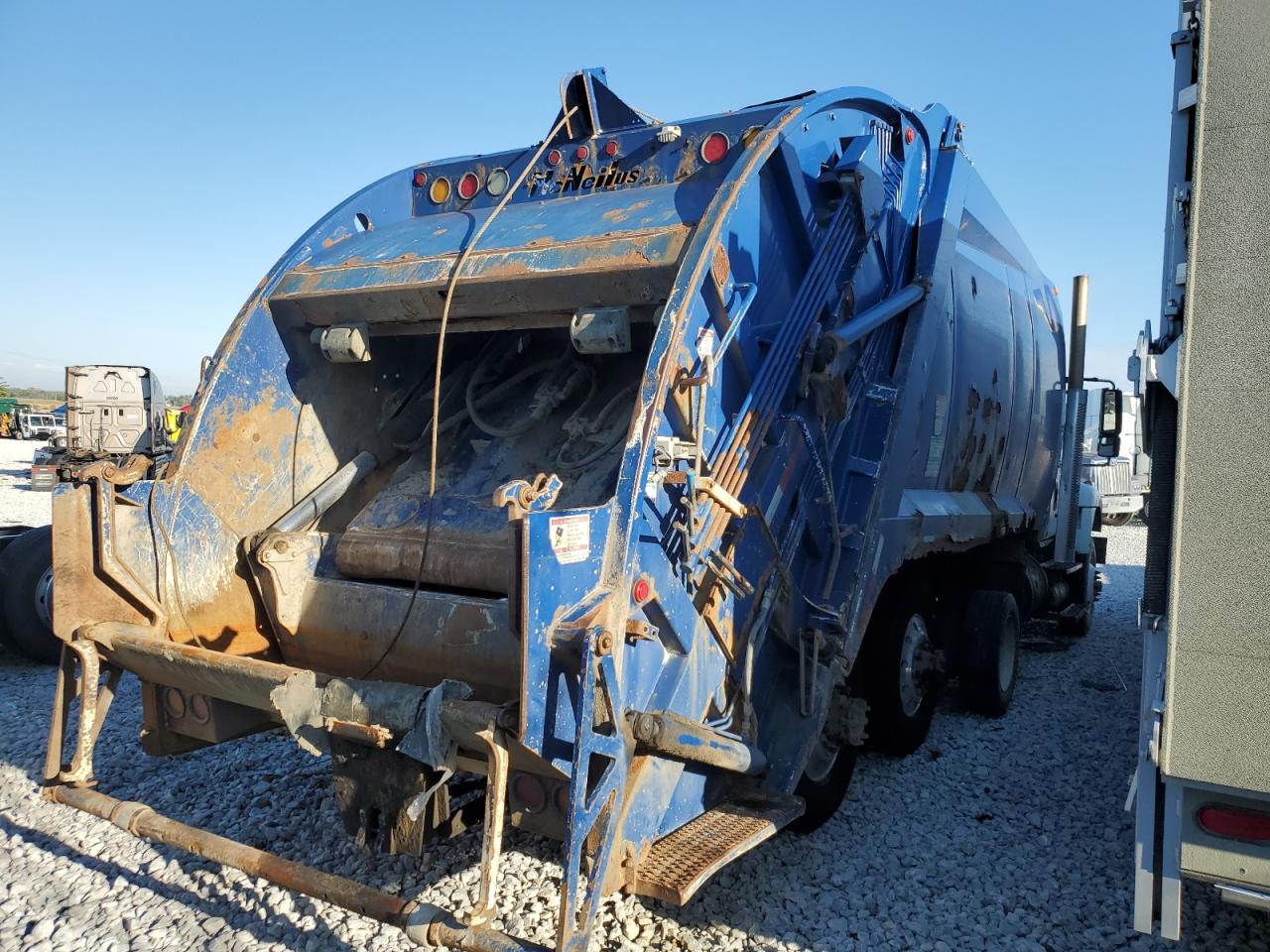 2008 International All models VIN 1HTWGAAT38J690825 photo 4