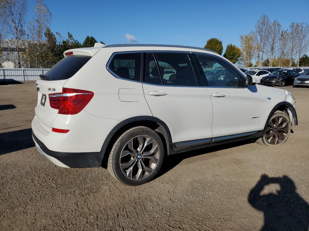 2017 BMW X3 VIN 5UXWX9C36H0W66886 photo 3