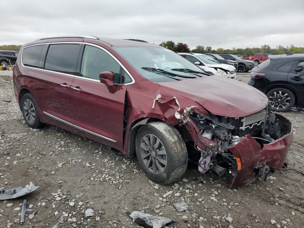 2020 Chrysler Pacifica VIN 2C4RC1EG2LR123822 photo 4