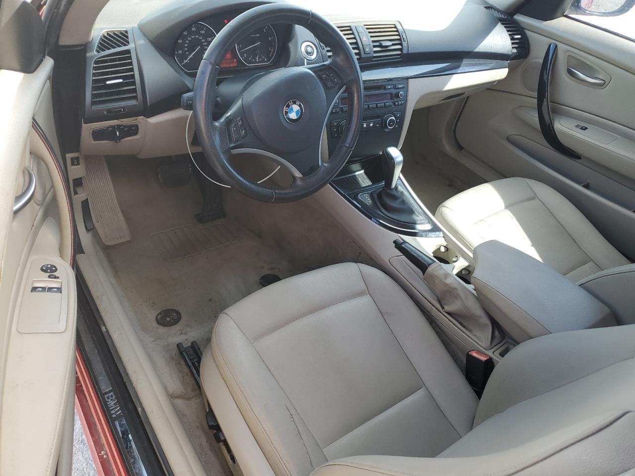 2010 BMW 1 series VIN WBAUP7C56AVK77489 photo 8