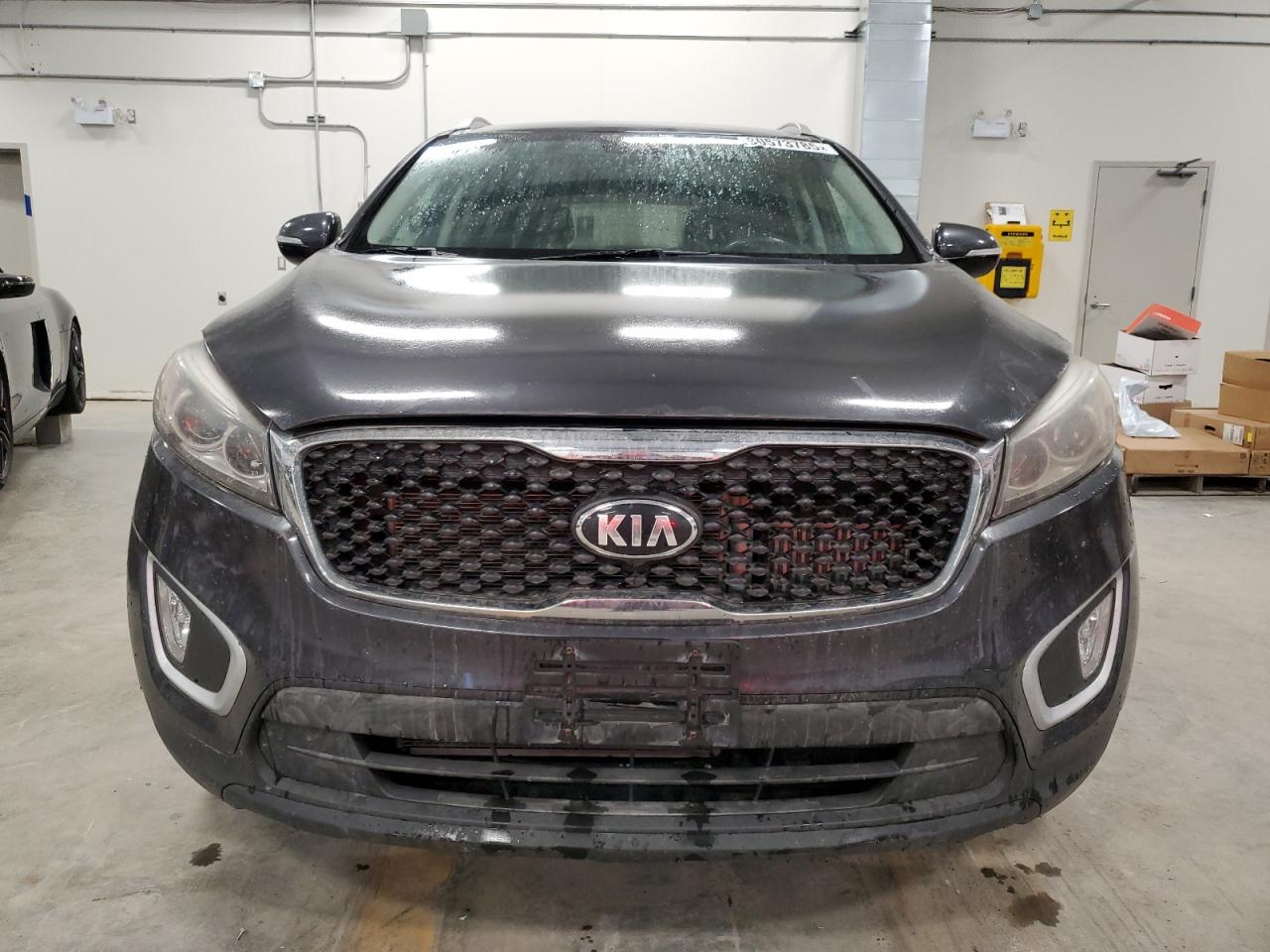 2018 KIA Sorento lx VIN 5XYPGDA11JG350385 photo 5