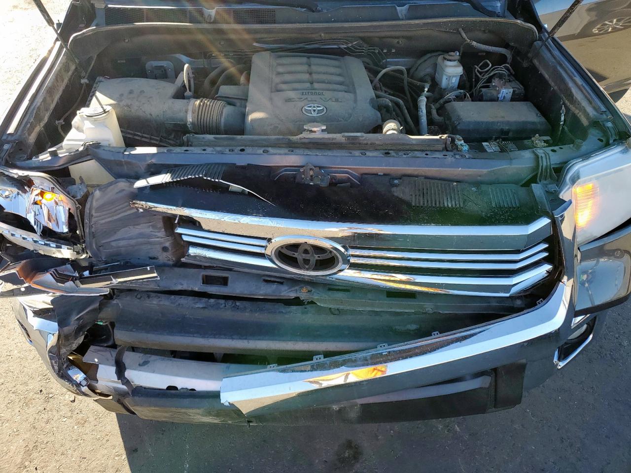 2017 Toyota Tundra VIN 5TFDW5F12HX596437 photo 11