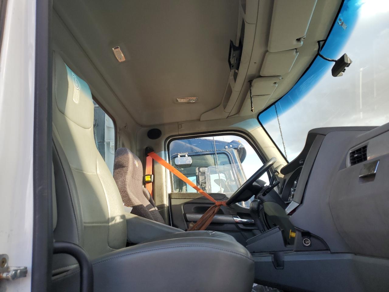 2014 KENWORTH All models VIN 1XKYA48X4EJ402540 photo 6