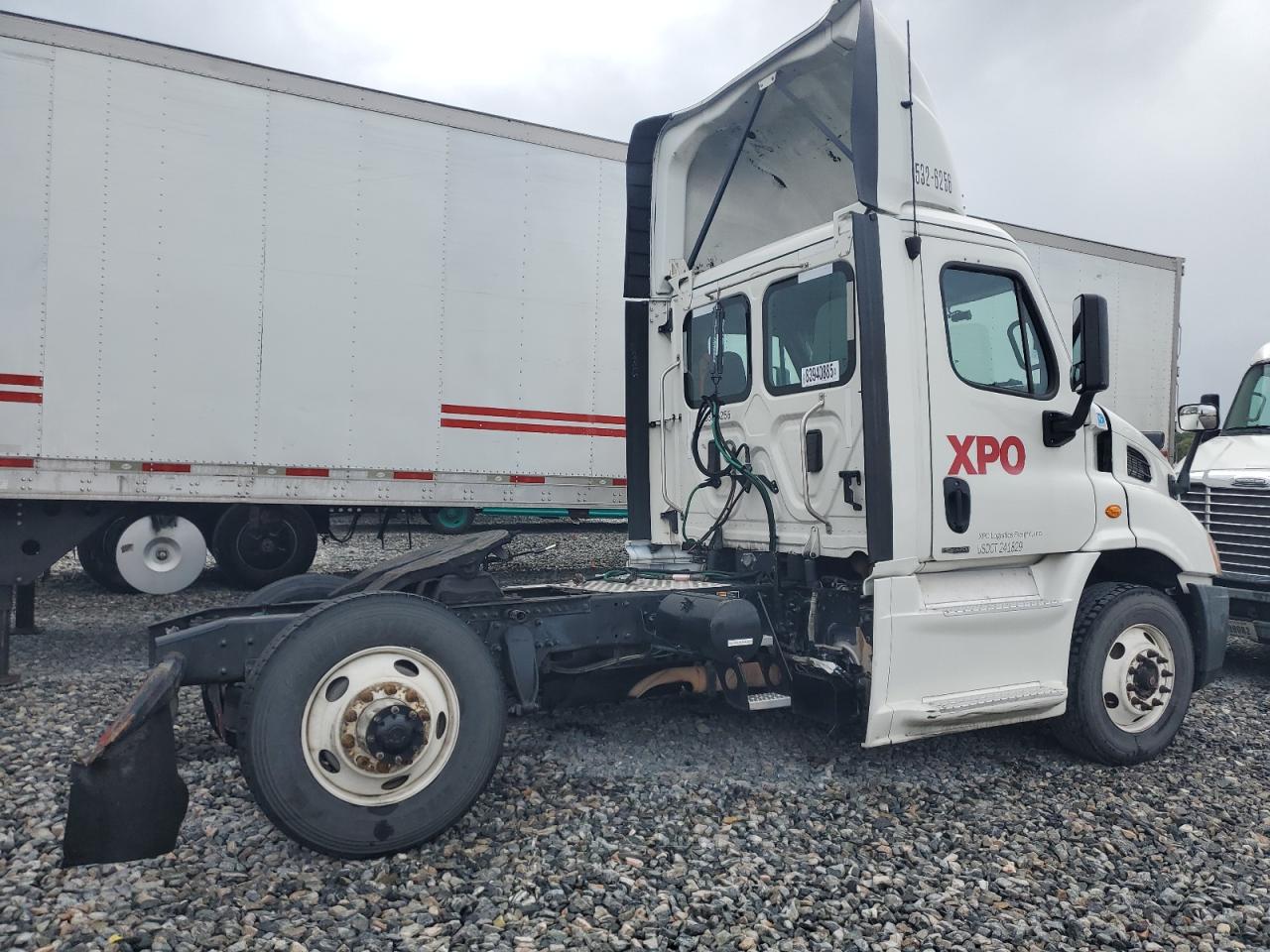 2017 FREIGHTLINER All other VIN 3AKBGADV5HSJD0486 photo 4
