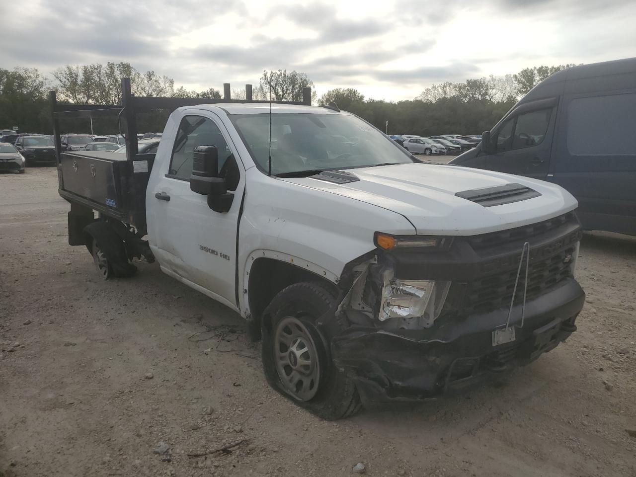 2020 Chevrolet All models VIN 1GC3WRE77LF245613 photo 4